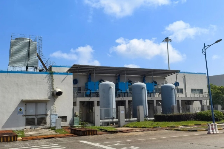 asa_images/10046.jpg asa_images/10046.jpg